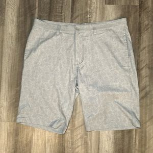 Travis Mathew Golf Shorts - 38